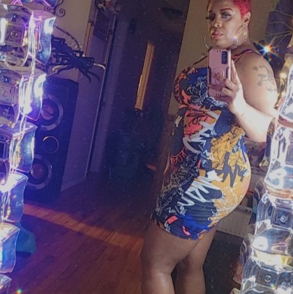 Graffiti Print Bodycon Dress - Picture 5 of 5